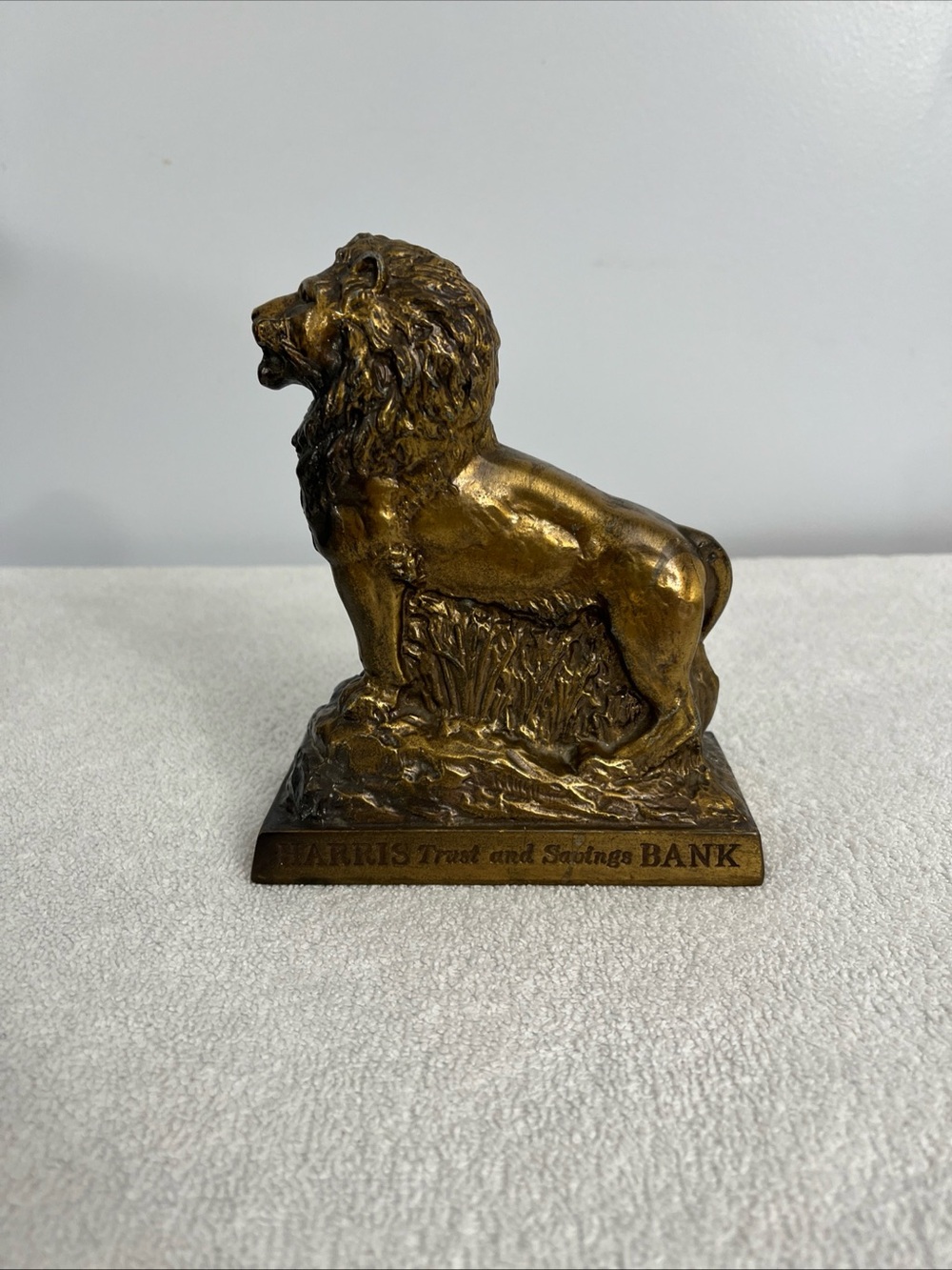 VINTAGE METAL LION BANK - HARRIS TRUST AND SAVINGS BANK